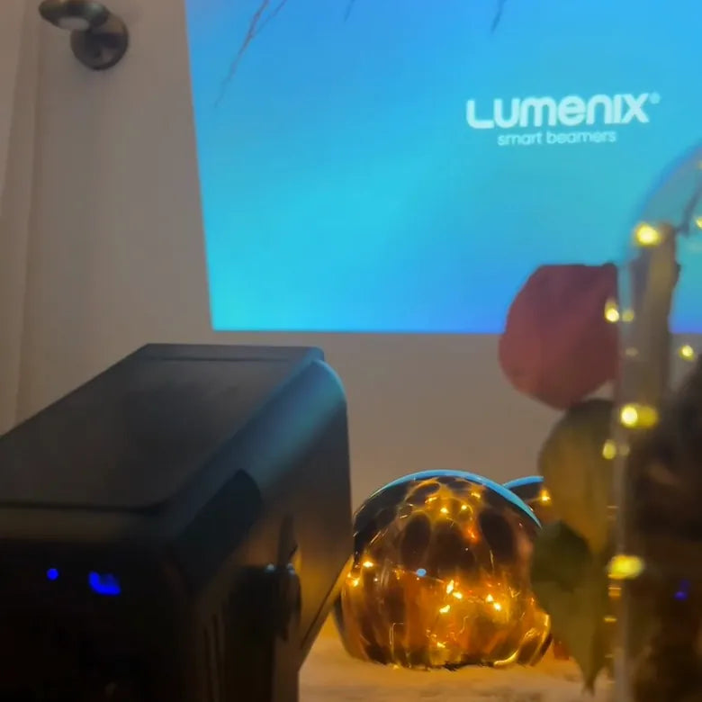 Video: zo werkt de Lumenix NEO thuis, met autofocus, apps en casten vanaf je telefoon